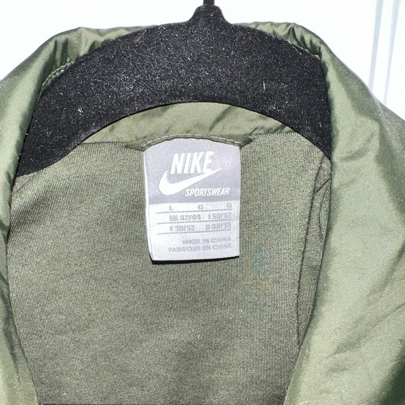Nike Jacket - Picture 6 of 9